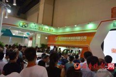 郑州电动车展，鲁客篷车现场人气火爆