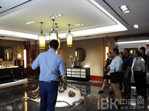 心海伽蓝展厅全新亮相，迎经销商考察团首批参观
