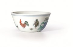 您的位置： 滚动新闻 /正文 龙美术馆“三展”齐发 鸡缸杯将现身重庆